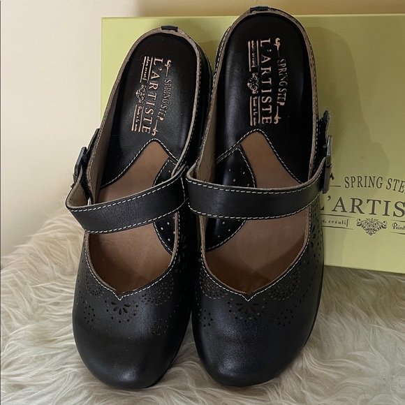 L'Artiste by Spring Step Aneria clogs in black leather. - Picture 11 of 12